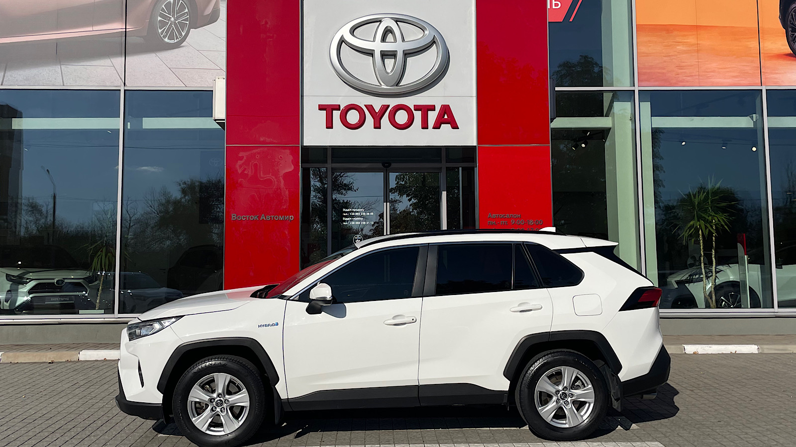 Toyota RAV4 2018 року з пробігом 101022 км, Універсал, Тойота Центр Запоріжжя "Восток Автомир", м.Запоріжжя - 1190000 ГРН | Фото № 3