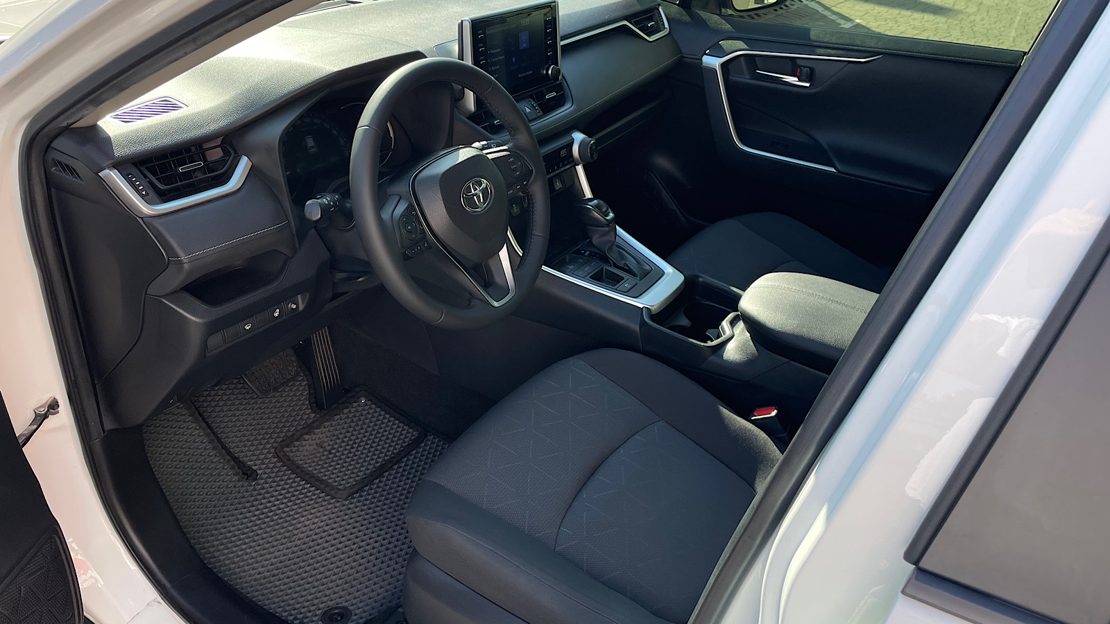 Toyota RAV4 2018 року з пробігом 101022 км, Універсал, Тойота Центр Запоріжжя "Восток Автомир", м.Запоріжжя - 1190000 ГРН | Фото № 12