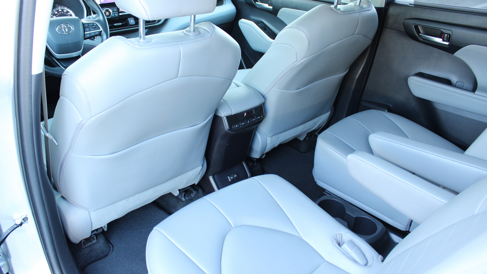 Toyota HIGHLANDER 2023 року з пробігом 44068 км, Універсал, Тойота Центр Черкаси "Мотор Сіті", м.Черкаси - 1656000 ГРН | Фото № 11