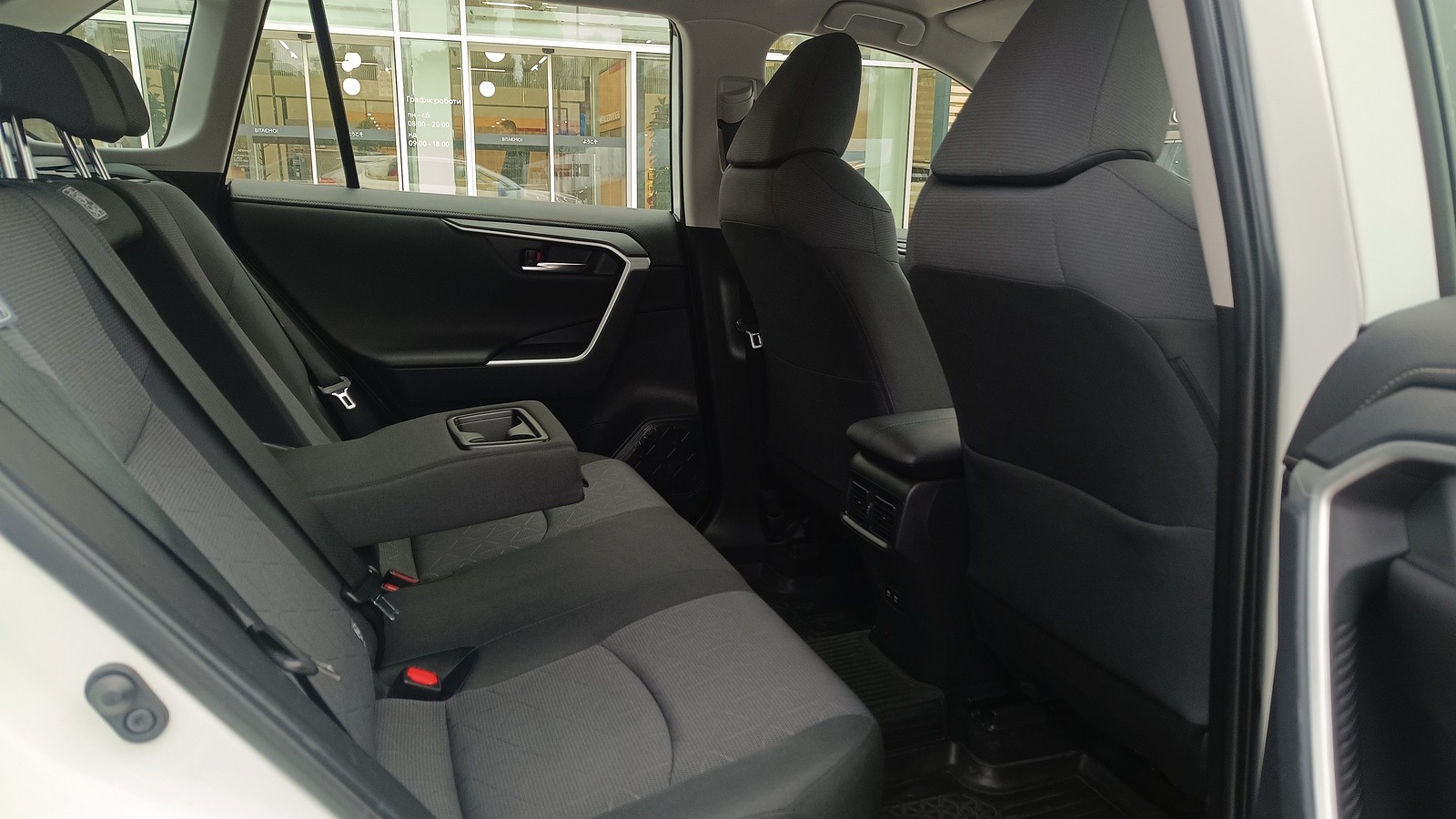 Toyota RAV4 2019 року з пробігом 107965 км, Універсал, Тойота Центр Київ "ВіДі Автострада", м.Київ - 1100000 ГРН | Фото № 7