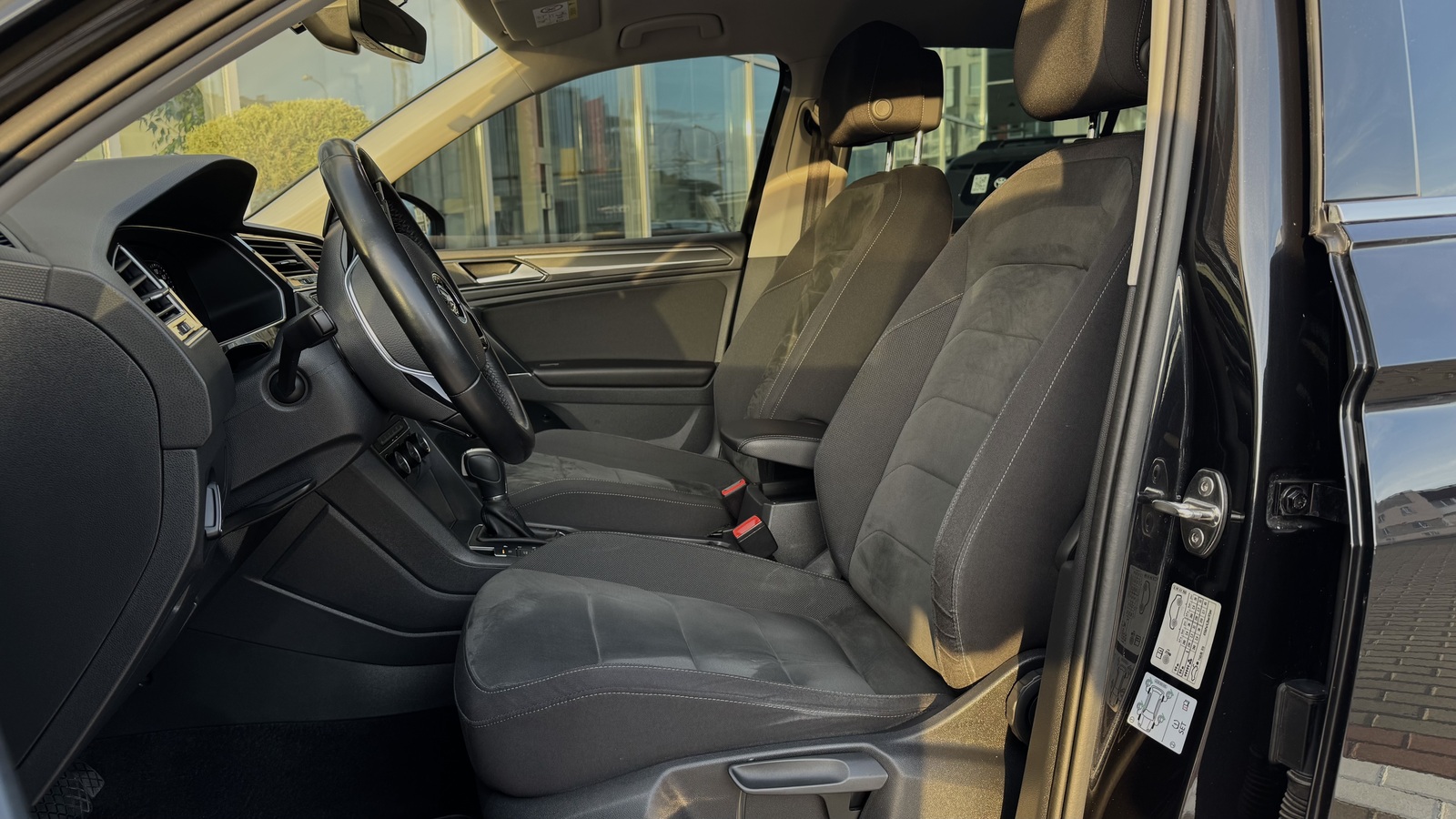 Інші авто VOLKSWAGEN TIGUAN 2016 року з пробігом 111936 км, Універсал, Тойота Центр Чернігів "Соллі-Плюс", м.Чернігів - 1030000 ГРН | Фото № 12