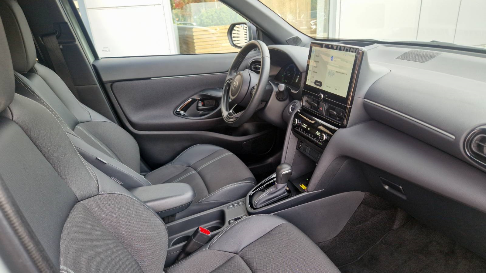 Toyota YARIS CROSS 2024 року з пробігом 12097 км, Хетчбек, Тойота Центр Кропивницький "Мотор - Олві", м.Кропивницький - 1300000 ГРН | Фото № 6