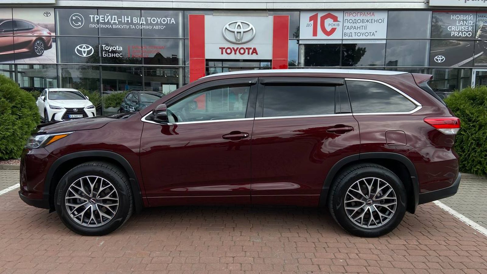 Toyota HIGHLANDER 2019 року з пробігом 92084 км, Універсал, Тойота Центр Хмельницький "Гранд Мотор", м.Хмельницький - 1499190 ГРН | Фото № 3