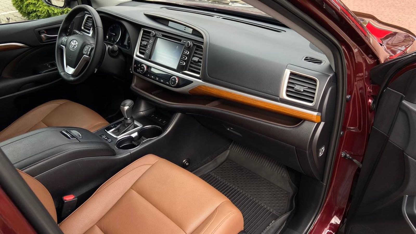 Toyota HIGHLANDER 2019 року з пробігом 92084 км, Універсал, Тойота Центр Хмельницький "Гранд Мотор", м.Хмельницький - 1499190 ГРН | Фото № 6