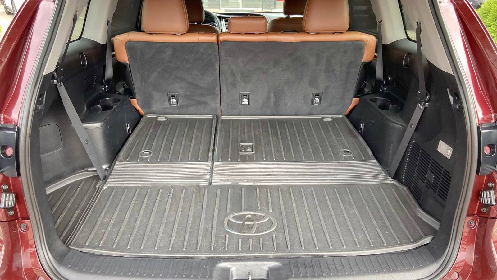Toyota HIGHLANDER 2019 року з пробігом 92084 км, Універсал, Тойота Центр Хмельницький "Гранд Мотор", м.Хмельницький - 1499190 ГРН | Фото № 10