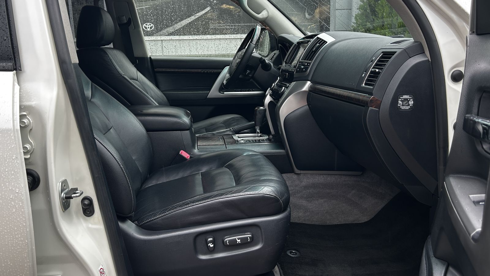 Toyota LAND CRUISER 2013 року з пробігом 293389 км, Універсал, Тойота Центр Чернівці "Олімп-Моторс", м.Чернівці - 1250000 ГРН | Фото № 6