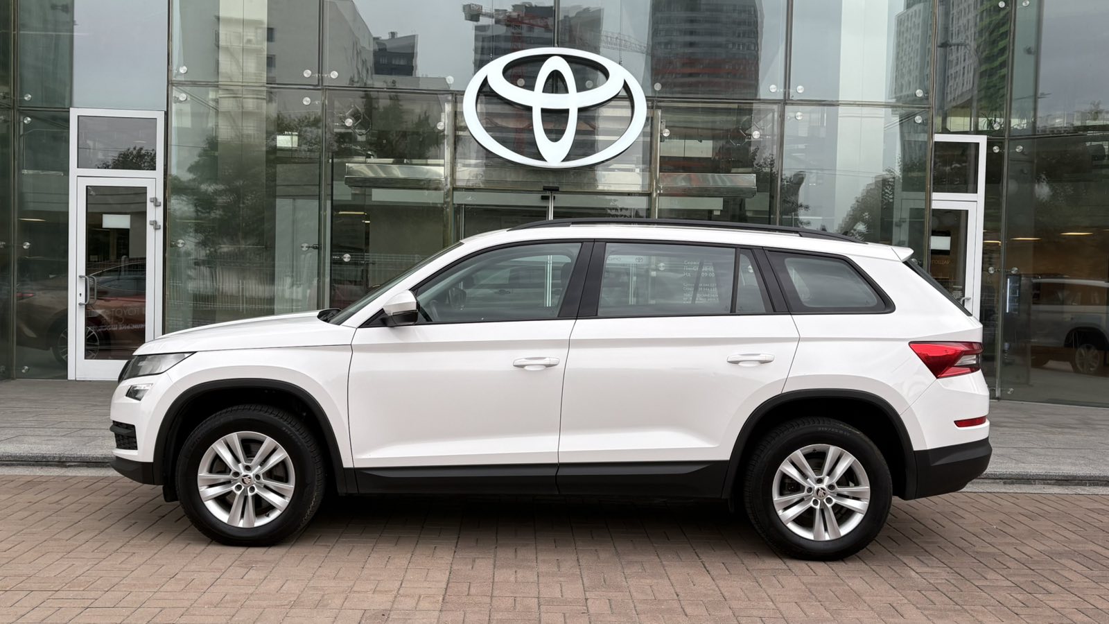 Інші авто SKODA Kodiaq 2020 року з пробігом 131000 км, Універсал, Тойота Центр Київ "Автосаміт Укравто", м.Київ - 999460 ГРН | Фото № 3