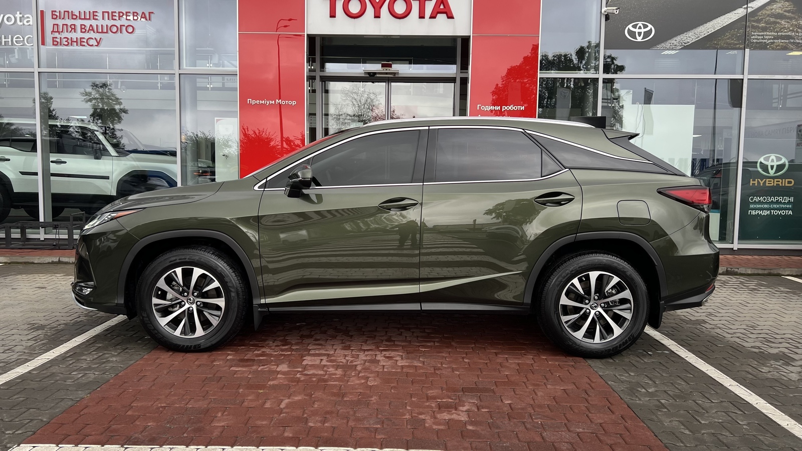 Lexus RX 2022 року з пробігом 29596 км, Універсал, Тойота Центр Вінниця "Преміум Мотор", м.Вінниця - 1909000 ГРН | Фото № 3