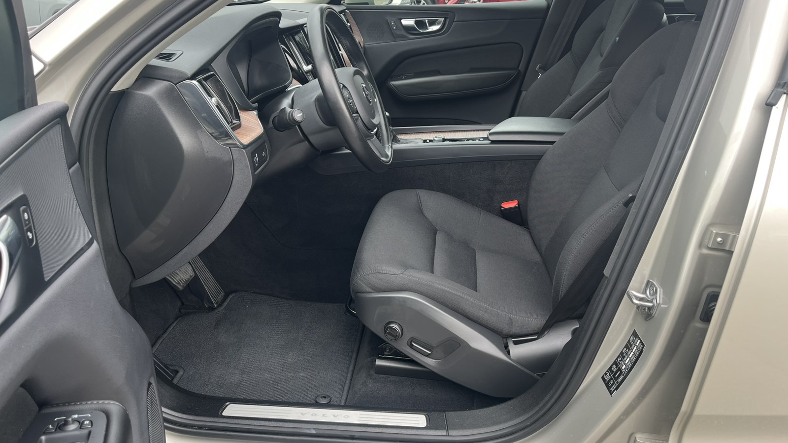 Інші авто VOLVO XC60 2020 року з пробігом 65700 км, Універсал, Тойота Центр Київ "Автосаміт Укравто", м.Київ - 1226610 ГРН | Фото № 12