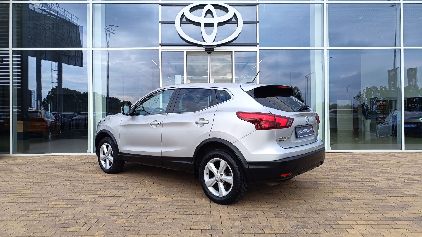 Інші авто NISSAN ROGUE 2017 року з пробігом 48901 км, Універсал, Тойота Центр Київ «ВІДІ Аеропорт», м.Київ - 570000 ГРН | Фото № 2
