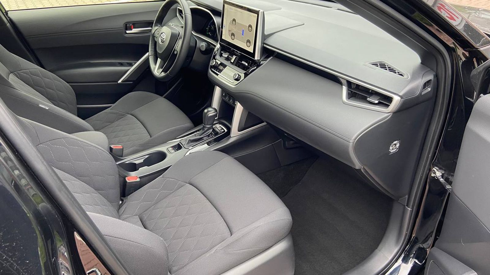 Toyota COROLLA CROSS 2023 року з пробігом 21660 км, Хетчбек, Тойота Центр Хмельницький "Гранд Мотор", м.Хмельницький - 1351000 ГРН | Фото № 6