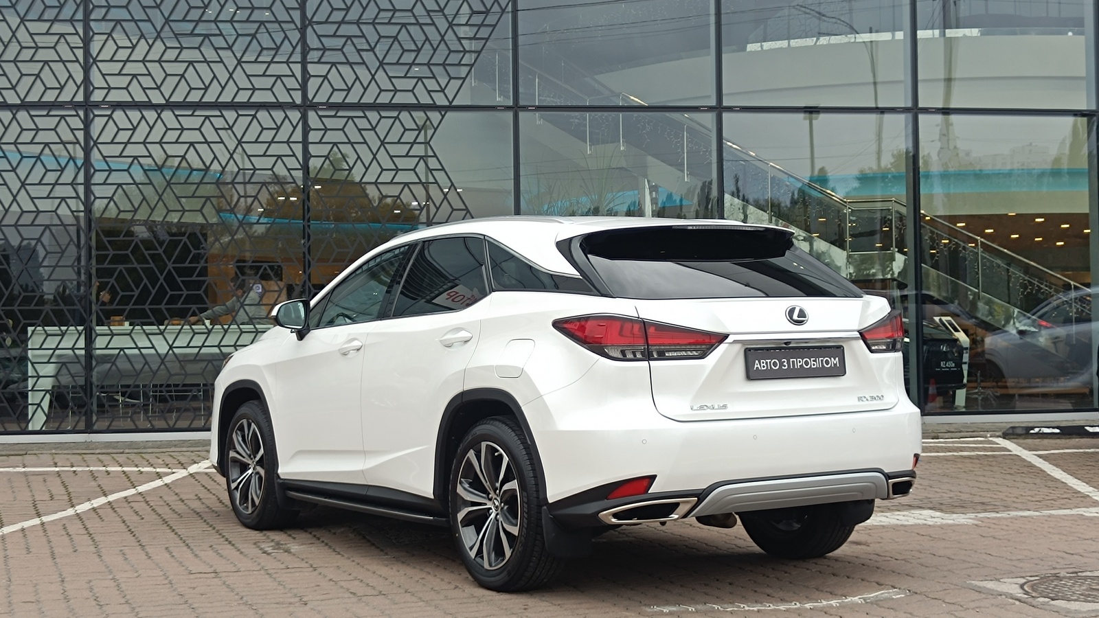 Lexus RX 2019 року з пробігом 99082 км, Універсал, Лексус Київ Захід, м.Київ - 1798000 ГРН | Фото № 2