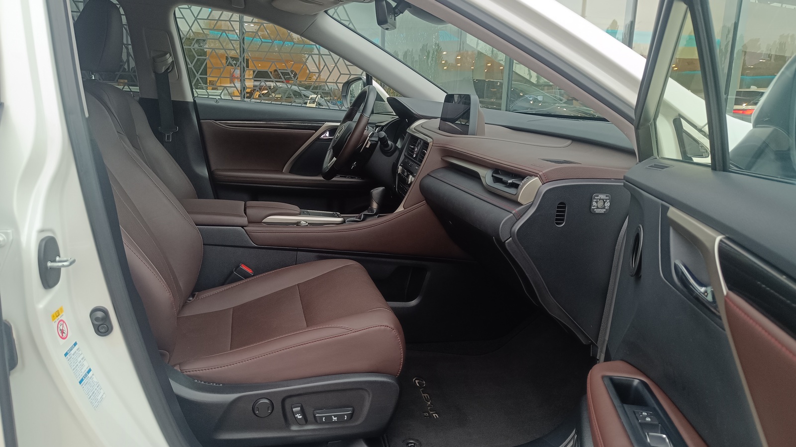 Lexus RX 2019 року з пробігом 99082 км, Універсал, Лексус Київ Захід, м.Київ - 1798000 ГРН | Фото № 6