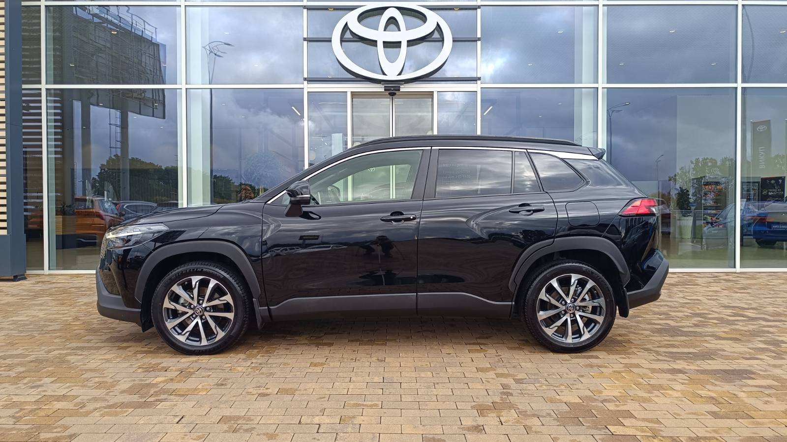 Toyota COROLLA CROSS 2023 року з пробігом 13916 км, Універсал, Тойота Центр Київ «ВІДІ Аеропорт», м.Київ - 1590000 ГРН | Фото № 3