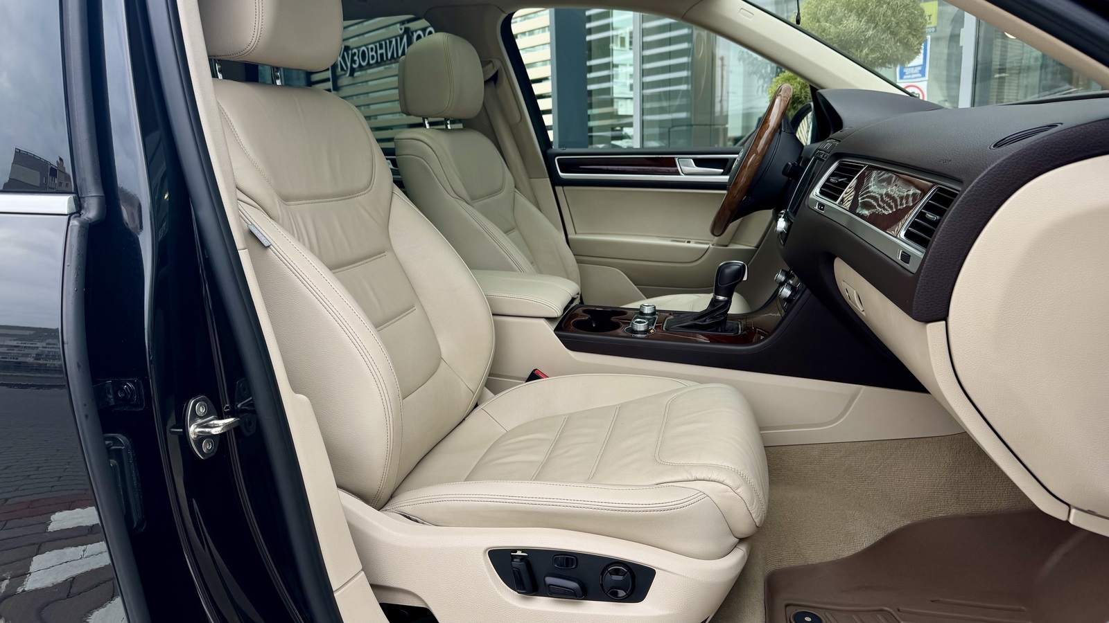 Інші авто VOLKSWAGEN TOUAREG 2015 року з пробігом 230224 км, Універсал, Тойота Центр Чернігів "Соллі-Плюс", м.Чернігів - 1038750 ГРН | Фото № 6