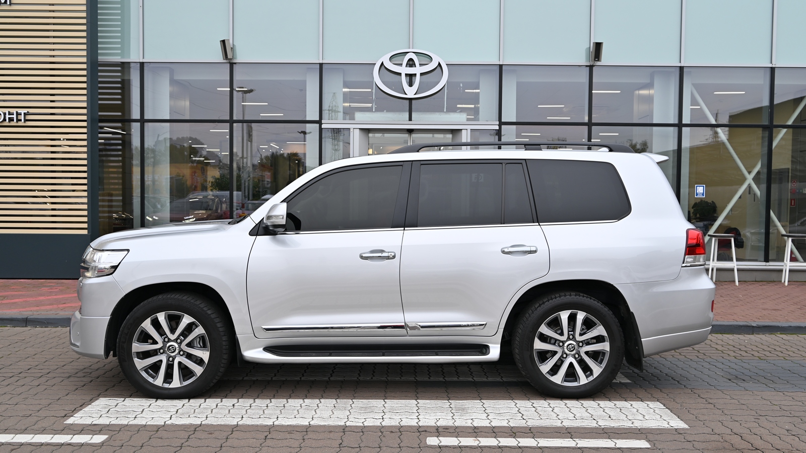 Toyota LAND CRUISER 2017 року з пробігом 261502 км, Універсал, Тойота Центр Київ "Сіті Плаза", м.Київ - 1868420 ГРН | Фото № 3