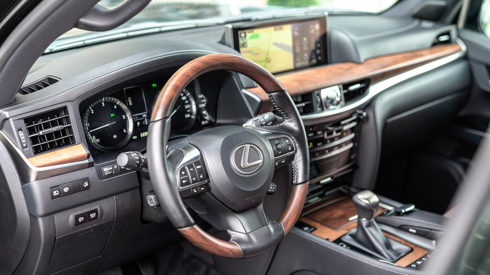 Lexus LX 2017 року з пробігом 68778 км, Універсал, Тойота Центр Львів "Діамант", м.Львів - 2988000 ГРН | Фото № 14