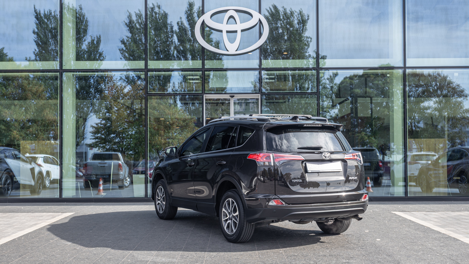 Toyota RAV4 2018 року з пробігом 71445 км, Універсал, Тойота Центр Дніпро "Алмаз Мотор" на Запорізькому шосе, м.Дніпро - 828000 ГРН | Фото № 2