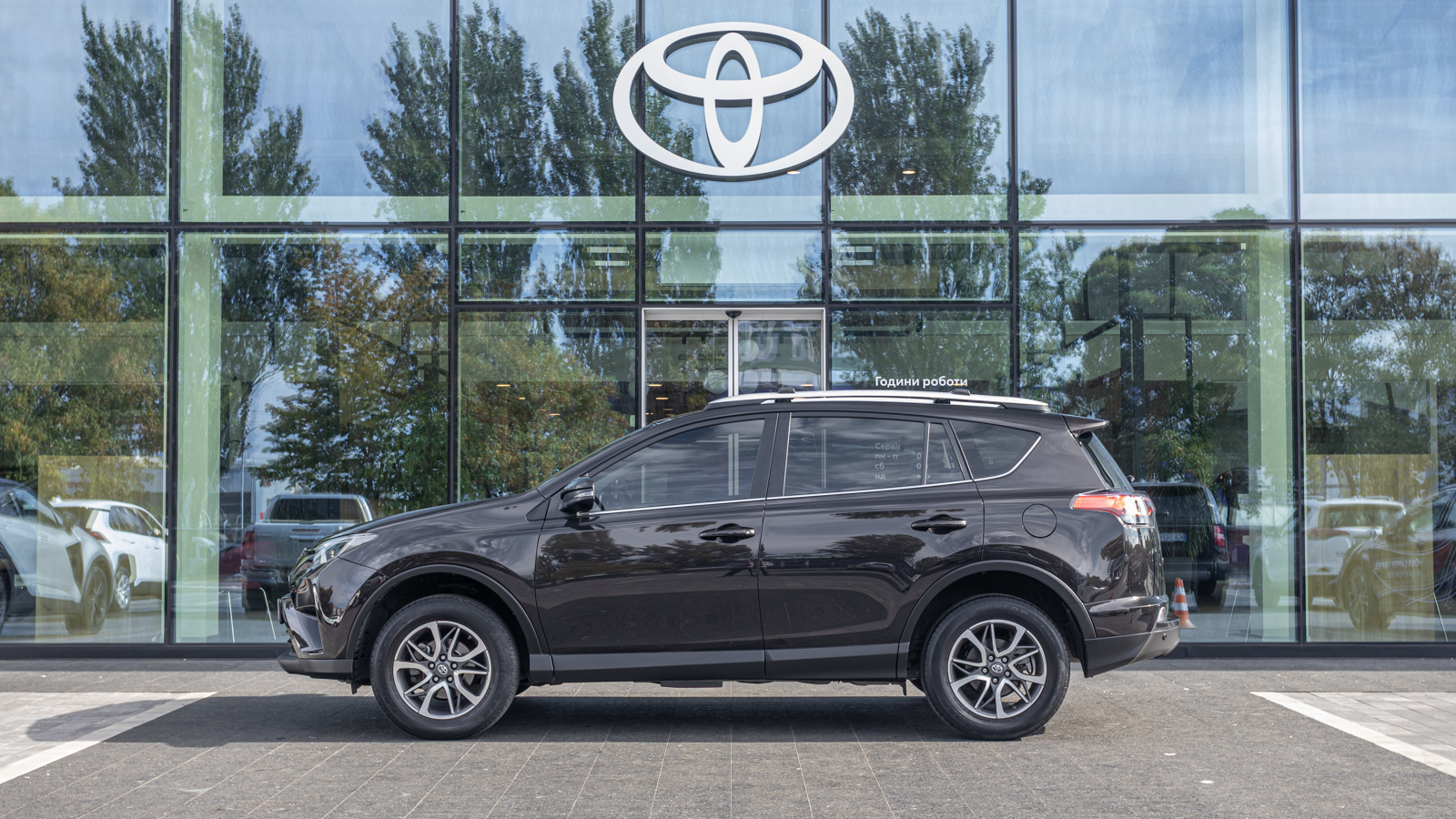Toyota RAV4 2018 року з пробігом 71445 км, Універсал, Тойота Центр Дніпро "Алмаз Мотор" на Запорізькому шосе, м.Дніпро - 828000 ГРН | Фото № 3