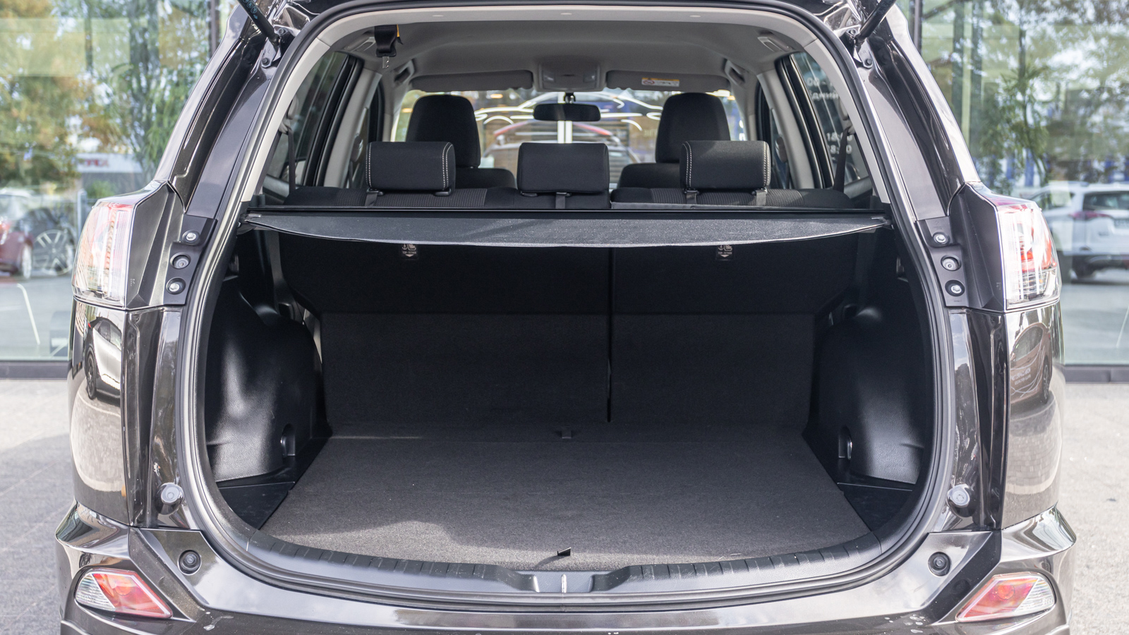Toyota RAV4 2018 року з пробігом 71445 км, Універсал, Тойота Центр Дніпро "Алмаз Мотор" на Запорізькому шосе, м.Дніпро - 828000 ГРН | Фото № 10