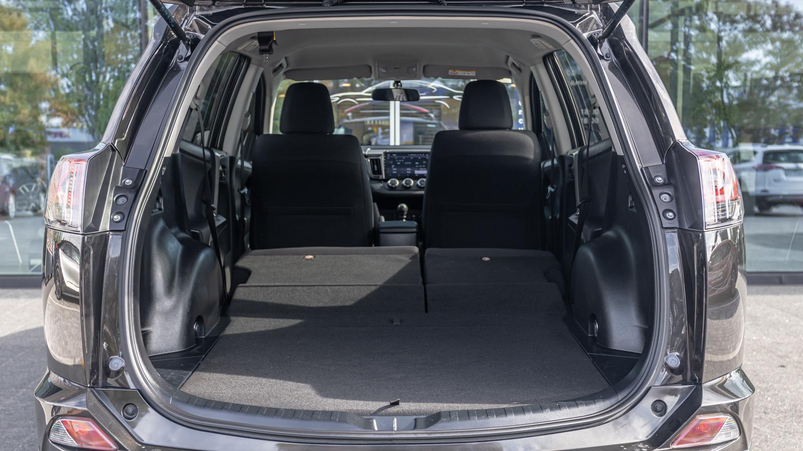Toyota RAV4 2018 року з пробігом 71445 км, Універсал, Тойота Центр Дніпро "Алмаз Мотор" на Запорізькому шосе, м.Дніпро - 828000 ГРН | Фото № 12