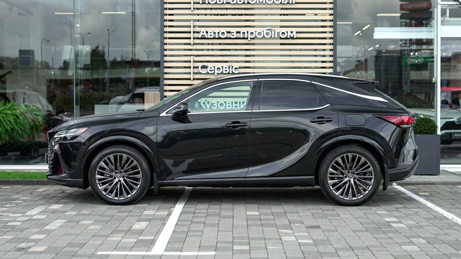 Lexus RX 450h 2023 року з пробігом 70538 км, Універсал, Тойота Центр Львів "Діамант", м.Львів - 3403000 ГРН | Фото № 3