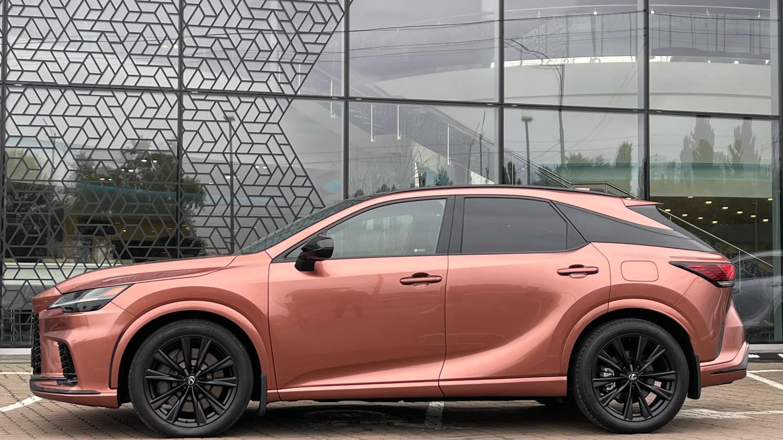 Lexus RX 2022 року з пробігом 43724 км, Універсал, Лексус Київ Захід, м.Київ - 2787750 ГРН | Фото № 3