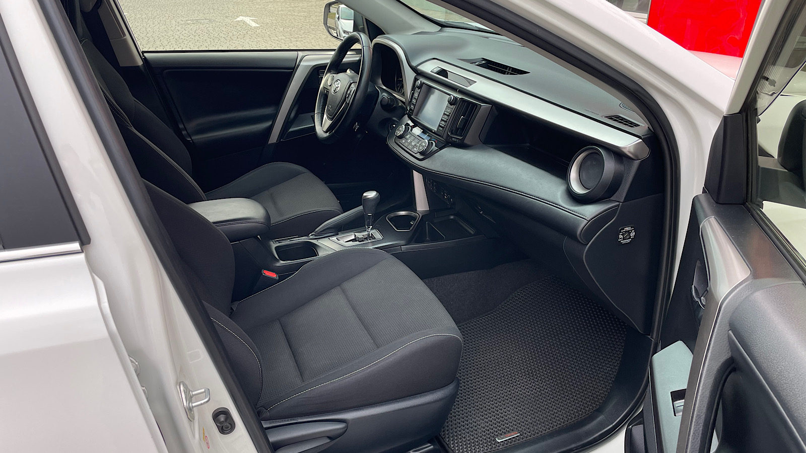 Toyota RAV4 2018 року з пробігом 158000 км, Універсал, Тойота Центр Запоріжжя "Восток Автомир", м.Запоріжжя - 830000 ГРН | Фото № 6