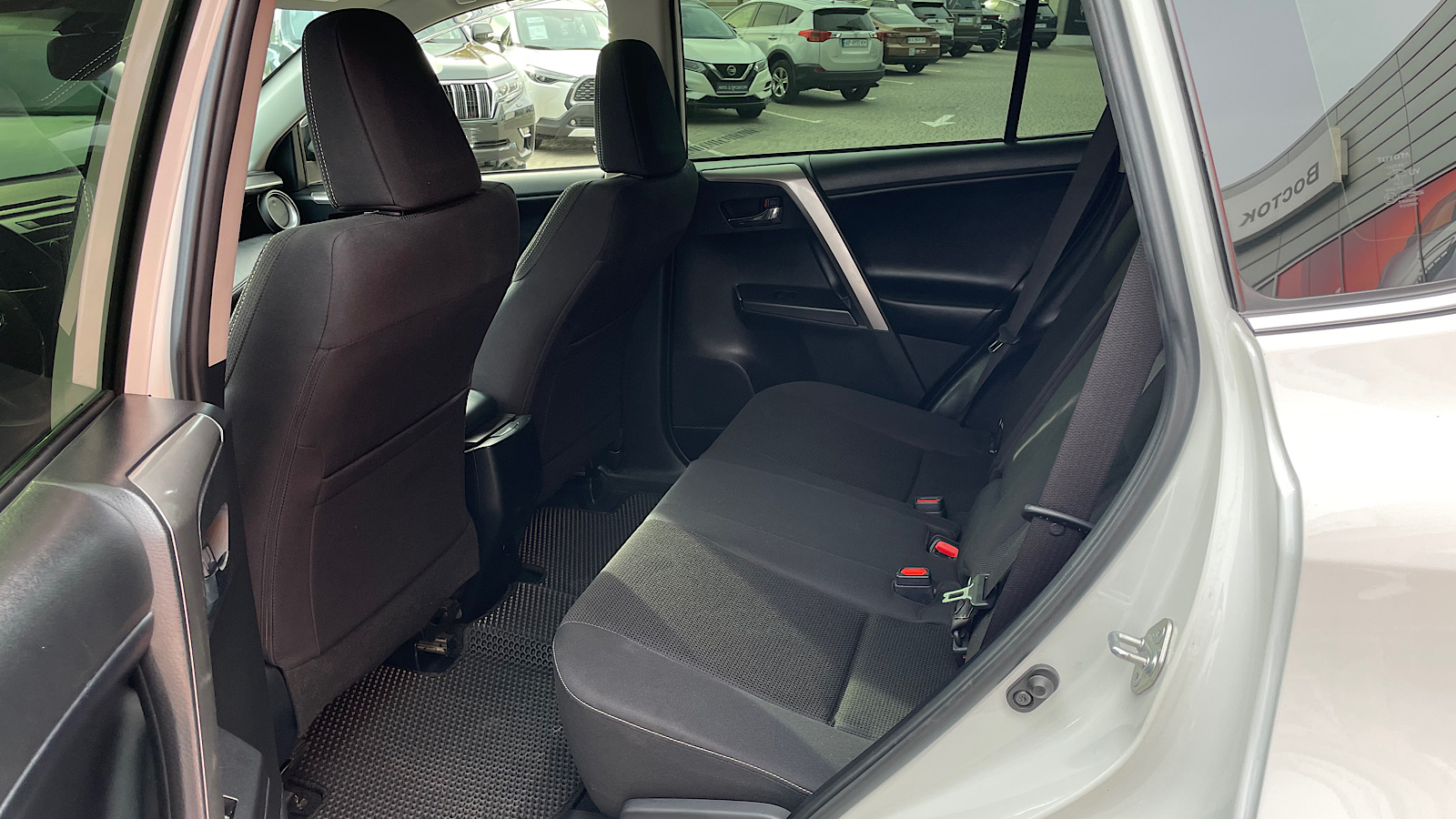 Toyota RAV4 2018 року з пробігом 158000 км, Універсал, Тойота Центр Запоріжжя "Восток Автомир", м.Запоріжжя - 830000 ГРН | Фото № 11