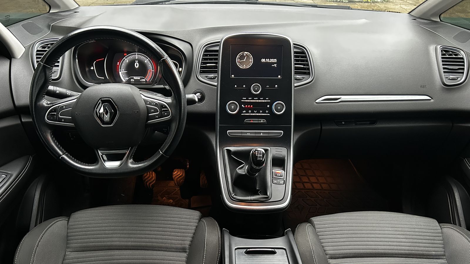 Інші авто RENAULT SCENIC 2017 року з пробігом 207827 км, Універсал, Тойота Центр Чернівці "Олімп-Моторс", м.Чернівці - 516250 ГРН | Фото № 8