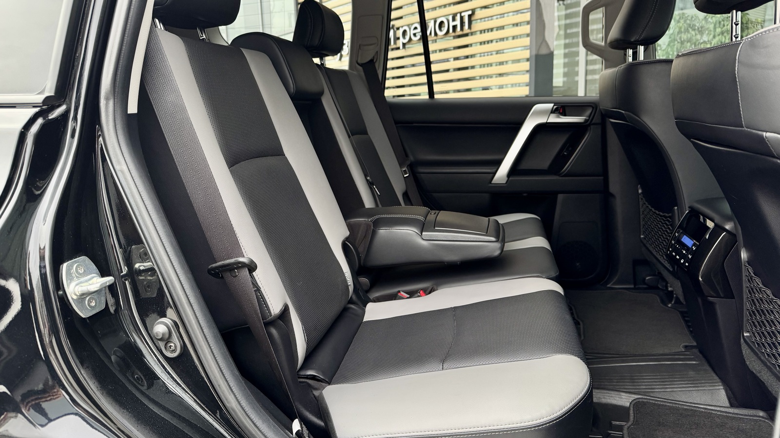 Toyota LAND CRUISER PRADO 2023 року з пробігом 31498 км, Універсал, Тойота Центр Чернігів "Соллі-Плюс", м.Чернігів - 2327000 ГРН | Фото № 7