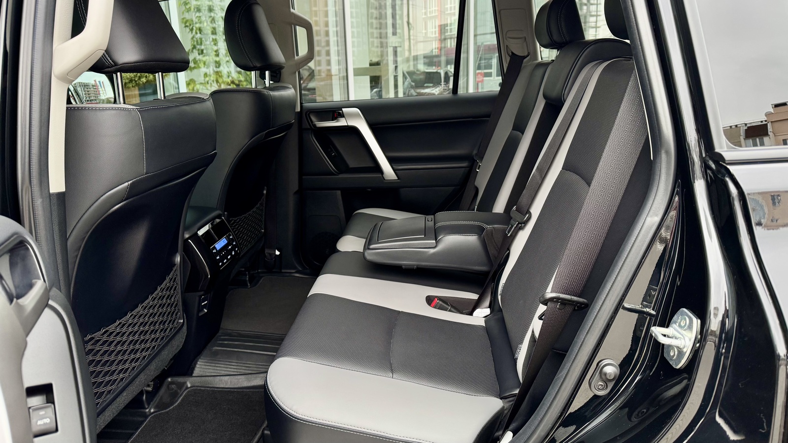 Toyota LAND CRUISER PRADO 2023 року з пробігом 31498 км, Універсал, Тойота Центр Чернігів "Соллі-Плюс", м.Чернігів - 2327000 ГРН | Фото № 11