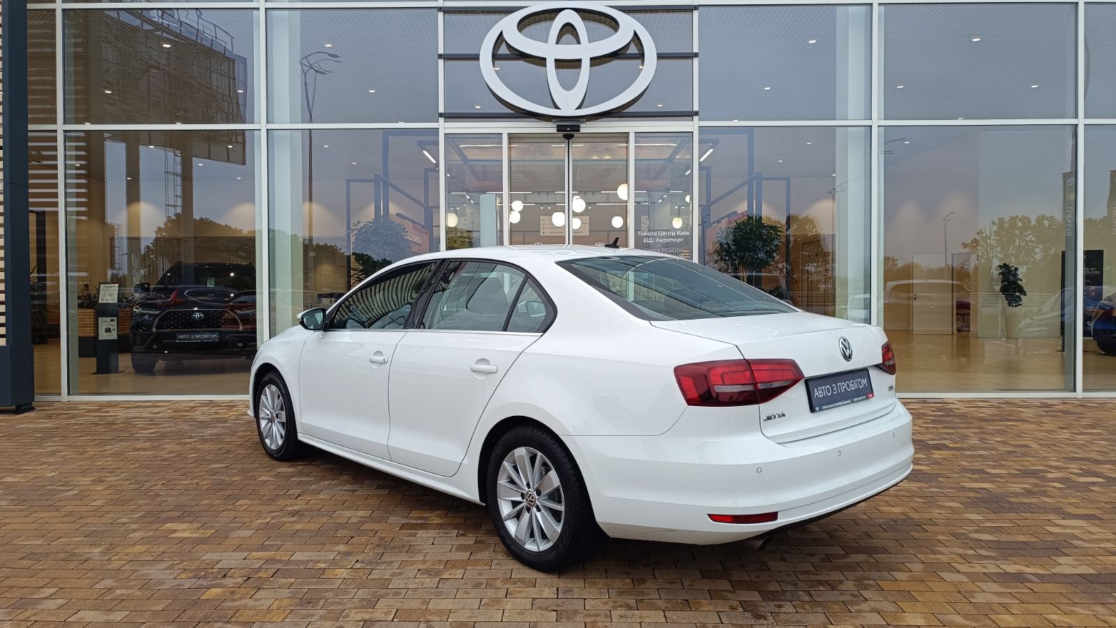 Інші авто VOLKSWAGEN JETTA 2016 року з пробігом 138289 км, Седан, Тойота Центр Київ «ВІДІ Аеропорт», м.Київ - 500000 ГРН | Фото № 2