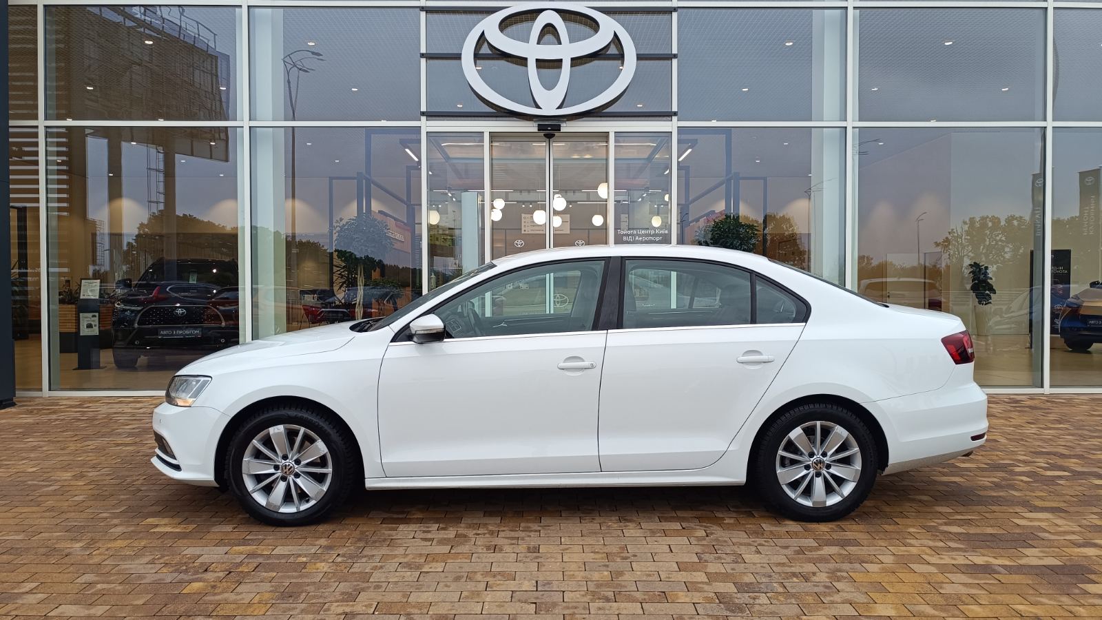 Інші авто VOLKSWAGEN JETTA 2016 року з пробігом 138289 км, Седан, Тойота Центр Київ «ВІДІ Аеропорт», м.Київ - 500000 ГРН | Фото № 3
