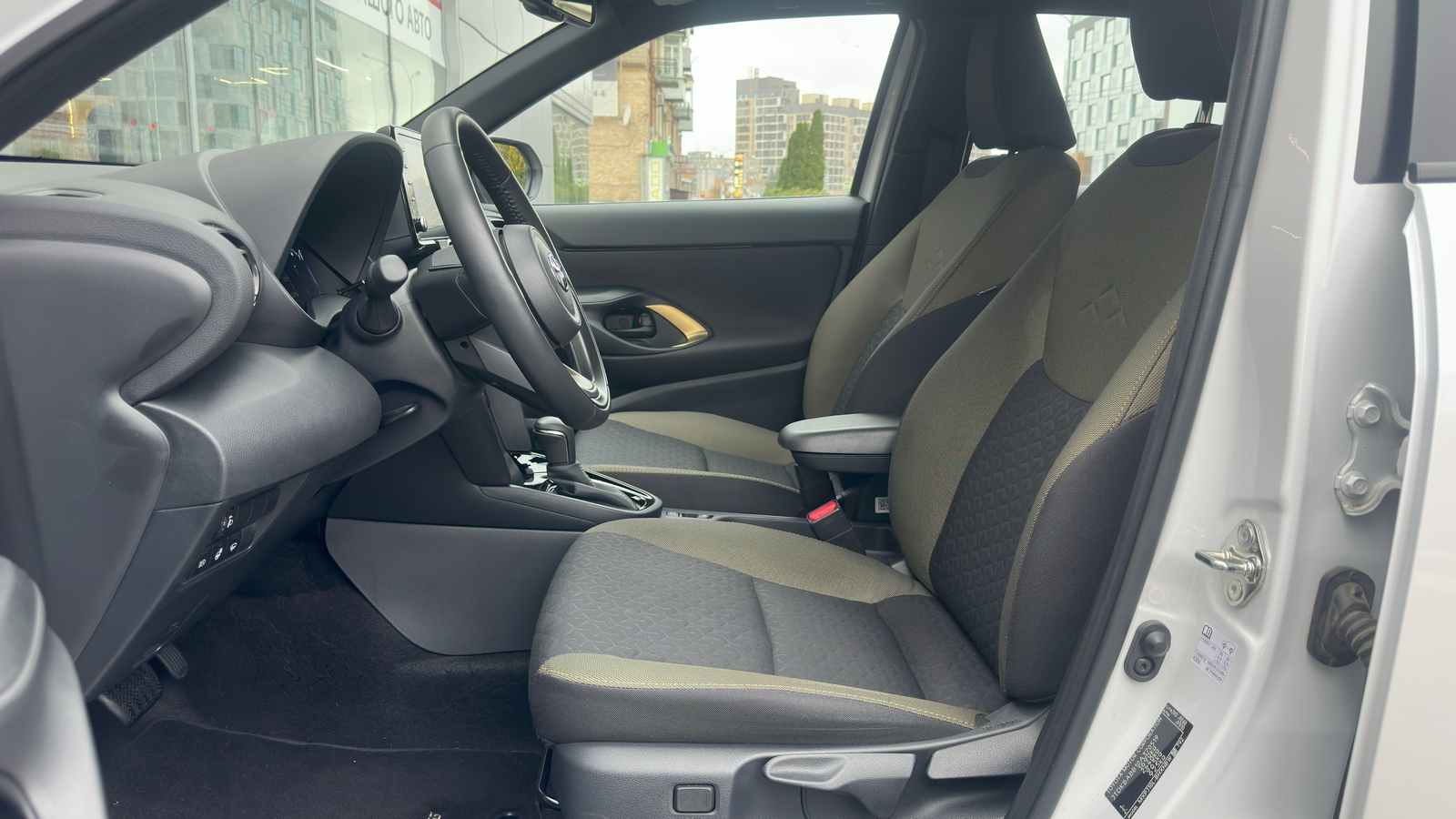 Toyota YARIS CROSS 2024 року з пробігом 45886 км, Універсал, Тойота Центр Харків "Артсіті", м.Харків - 1188000 ГРН | Фото № 12