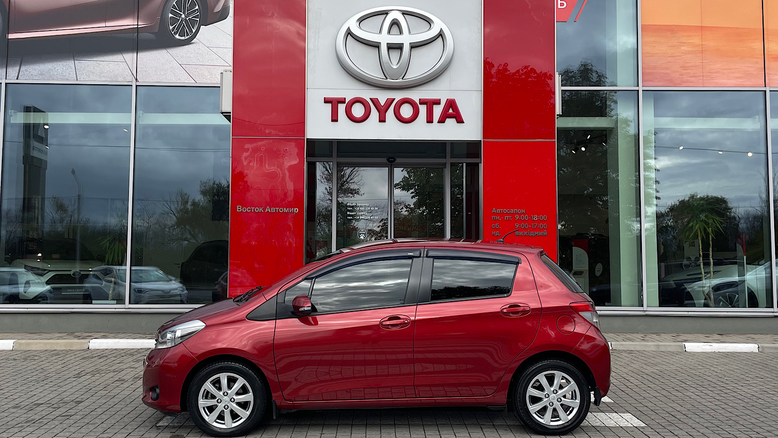 Toyota YARIS 2014 року з пробігом 64627 км, Хетчбек, Тойота Центр Запоріжжя "Восток Автомир", м.Запоріжжя - 498600 ГРН | Фото № 3