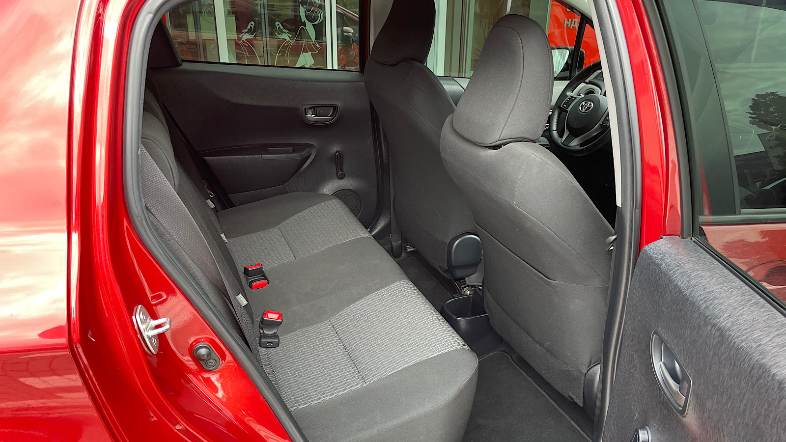 Toyota YARIS 2014 року з пробігом 64627 км, Хетчбек, Тойота Центр Запоріжжя "Восток Автомир", м.Запоріжжя - 498600 ГРН | Фото № 7