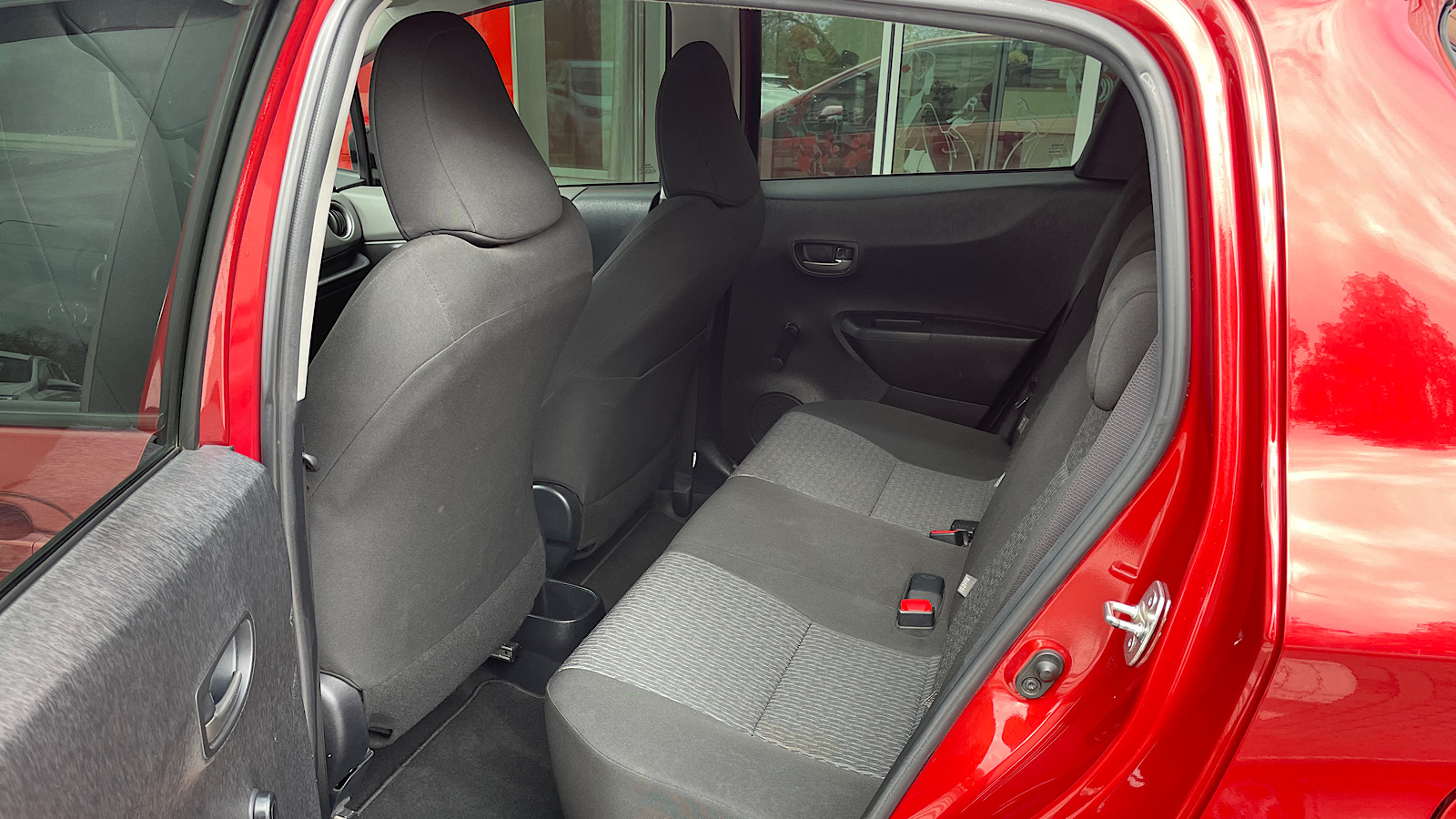 Toyota YARIS 2014 року з пробігом 64627 км, Хетчбек, Тойота Центр Запоріжжя "Восток Автомир", м.Запоріжжя - 498600 ГРН | Фото № 11