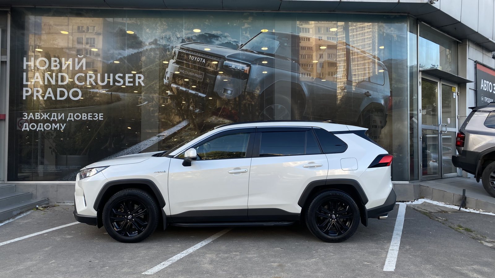 Toyota RAV4 2019 року з пробігом 86255 км, Універсал, Тойота Центр Одеса "ВіДі Пальміра", м.Одеса - 1456000 ГРН | Фото № 3