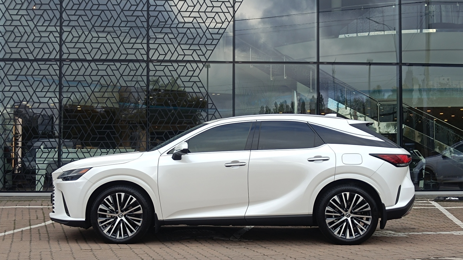 Lexus RX 2024 року, Універсал, Лексус Київ Захід, м.Київ | Фото № 3 Lexus RX 2024 року з пробігом 22803 км, Універсал, Лексус Київ Захід, м.Київ - 3071000 ГРН | Фото № 3