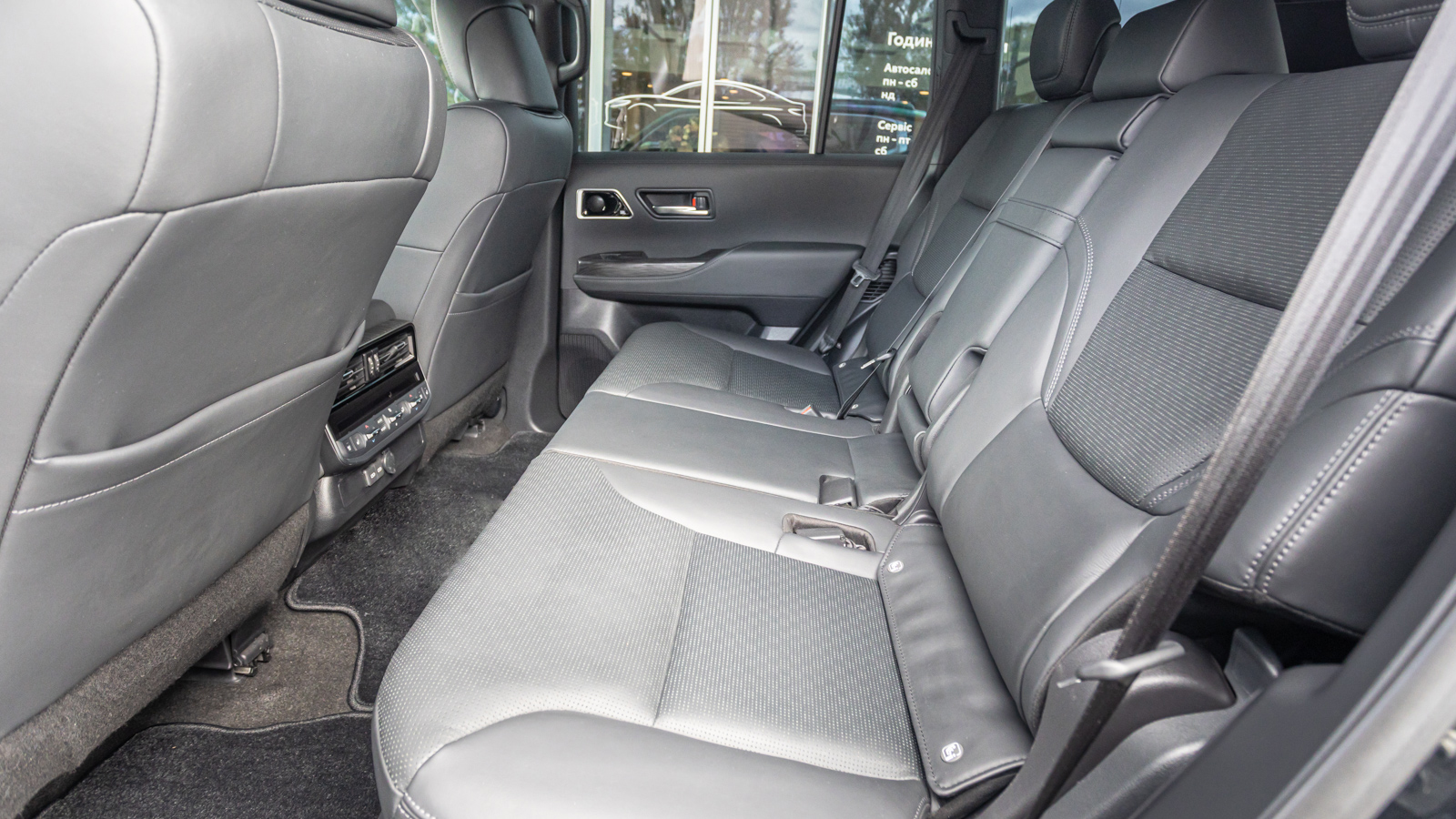 Toyota LAND CRUISER 2021 року, Універсал, Тойота Центр Дніпро "Алмаз Мотор" на Запорізькому шосе, м.Дніпро | Фото № 14 Toyota LAND CRUISER 2021 року з пробігом 191051 км, Універсал, Тойота Центр Дніпро "Алмаз Мотор" на Запорізькому шосе, м.Дніпро - 2500000 ГРН | Фото № 14
