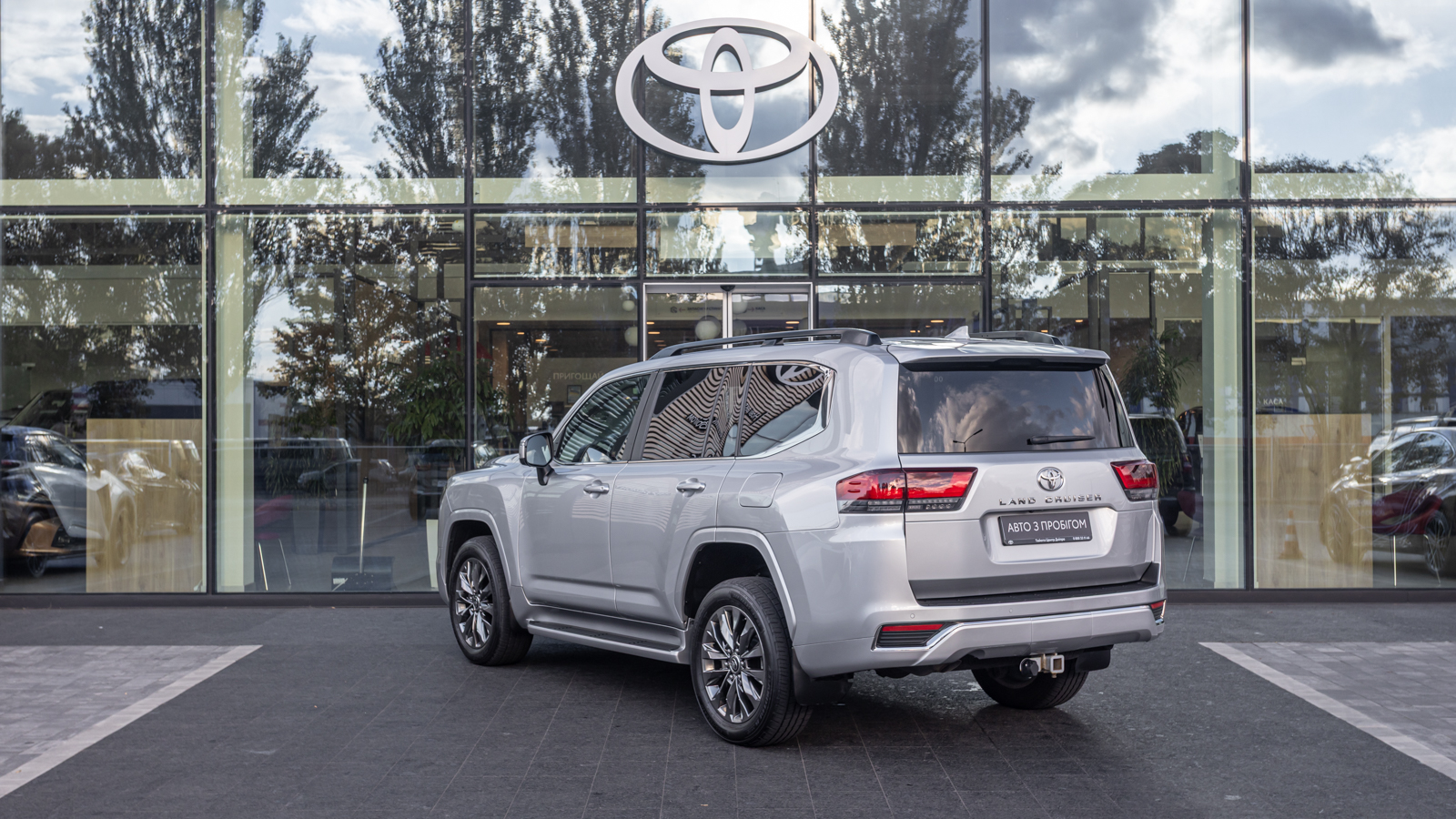 Toyota LAND CRUISER 2023 року, Універсал, Тойота Центр Дніпро "Алмаз Мотор" на Запорізькому шосе, м.Дніпро | Фото № 2 Toyota LAND CRUISER 2023 року з пробігом 68016 км, Універсал, Тойота Центр Дніпро "Алмаз Мотор" на Запорізькому шосе, м.Дніпро - 3300000 ГРН | Фото № 2