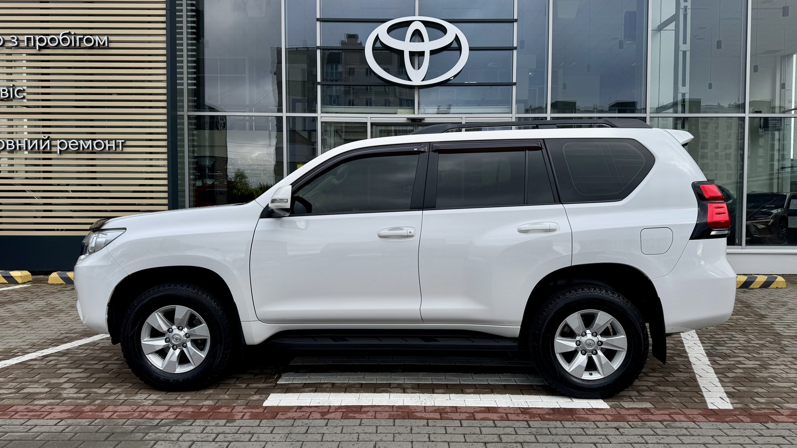 Toyota LAND CRUISER PRADO 2019 року з пробігом 180702 км, Універсал, Тойота Центр Чернігів "Соллі-Плюс", м.Чернігів - 1466500 ГРН | Фото № 3
