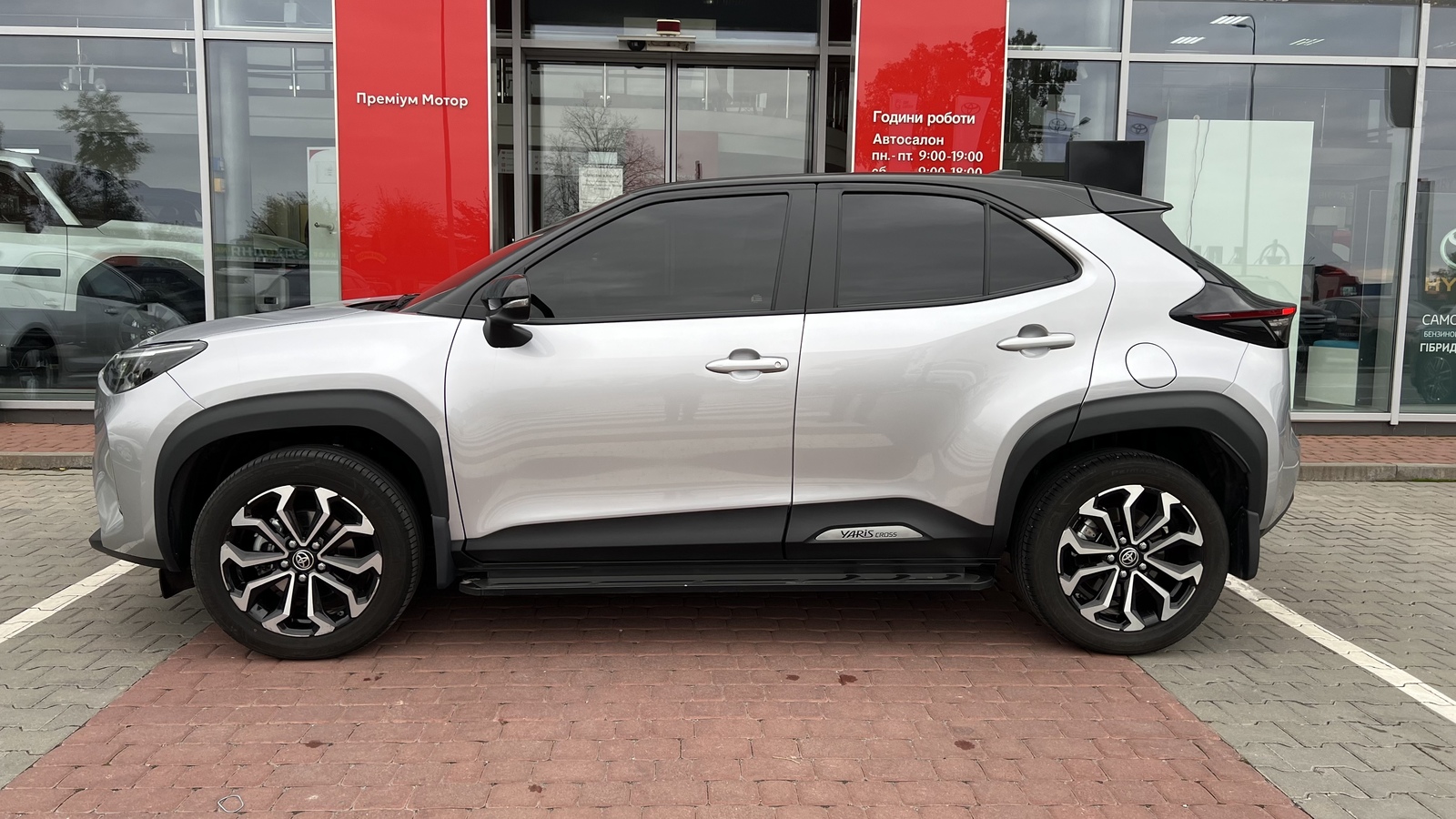 Toyota YARIS CROSS 2022 року з пробігом 27488 км, Хетчбек, Тойота Центр Вінниця "Преміум Мотор", м.Вінниця - 1110000 ГРН | Фото № 3