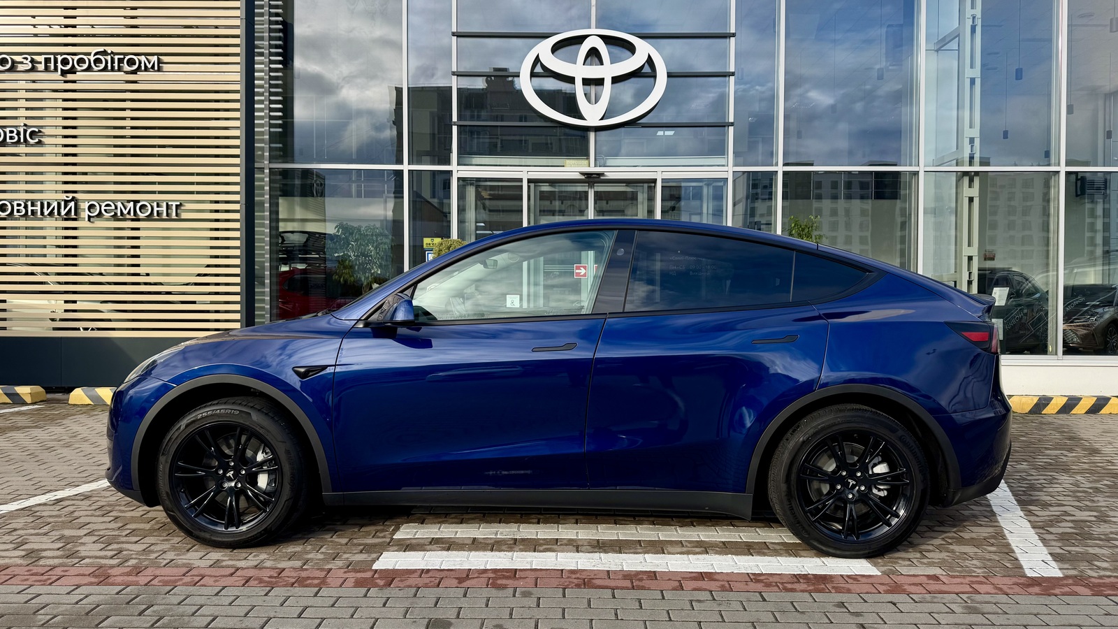 Інші авто TESLA MODEL Y 2024 року з пробігом 6000 км, Седан, Тойота Центр Чернігів "Соллі-Плюс", м.Чернігів - 1328000 ГРН | Фото № 3