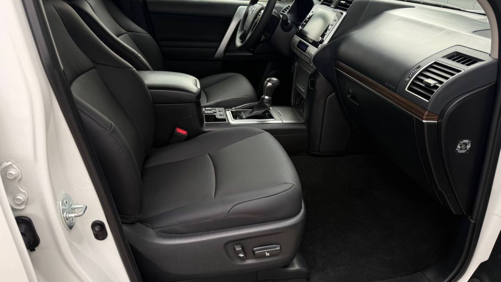 Toyota LAND CRUISER PRADO 2021 року, Універсал, Тойота Центр Одеса "Інжпроект", м.Одеса | Фото № 6 Toyota LAND CRUISER PRADO 2021 року з пробігом 78269 км, Універсал, Тойота Центр Одеса "Інжпроект", м.Одеса - 1870000 ГРН | Фото № 6