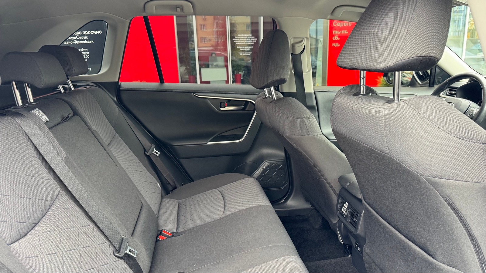 Toyota RAV4 2019 року з пробігом 34990 км, Універсал, Тойота Центр Івано-Франківськ "Класик-Авто", м.Івано-Франківськ - 1295000 ГРН | Фото № 7