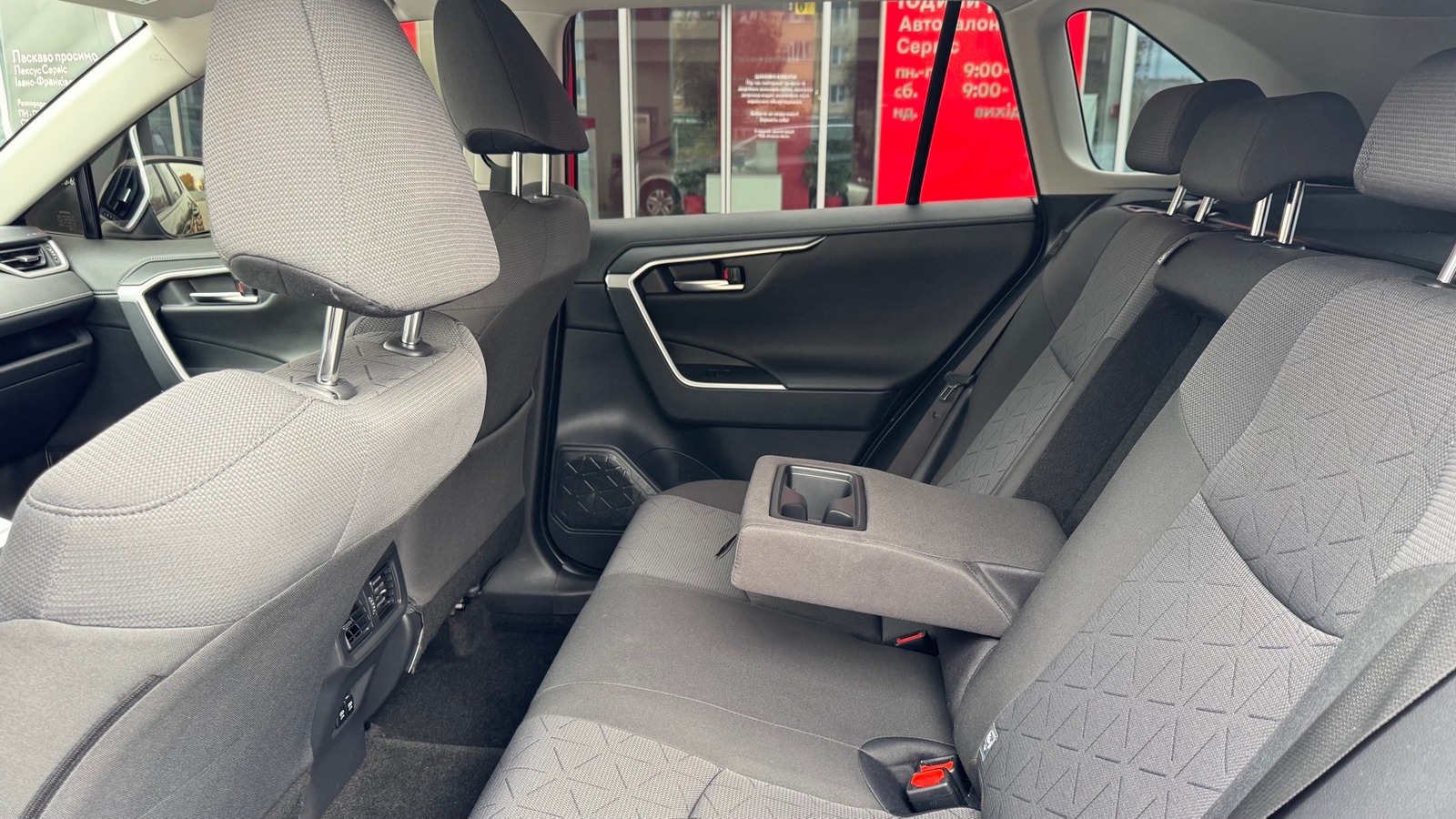 Toyota RAV4 2019 року з пробігом 34990 км, Універсал, Тойота Центр Івано-Франківськ "Класик-Авто", м.Івано-Франківськ - 1295000 ГРН | Фото № 11