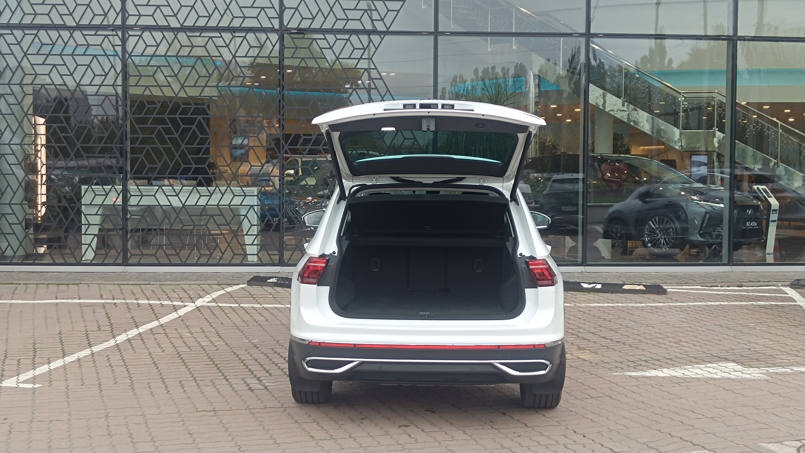 Інші авто VOLKSWAGEN TIGUAN 2021 року з пробігом 58950 км, Універсал, Лексус Київ Захід, м.Київ - 1398000 ГРН | Фото № 10