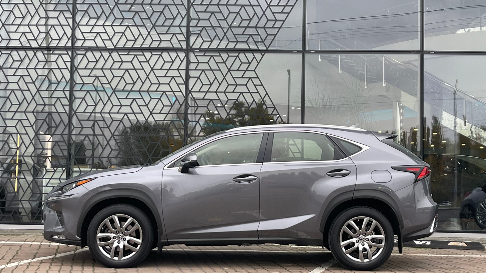 Lexus NX 2019 року з пробігом 55857 км, Універсал, Лексус Київ Захід, м.Київ - 1461000 ГРН | Фото № 3
